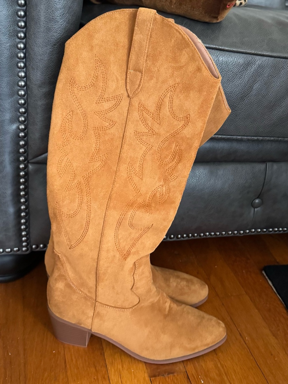 Brand New Tan Vegan Suede Western Cowboy Boots - Picture 7 of 7